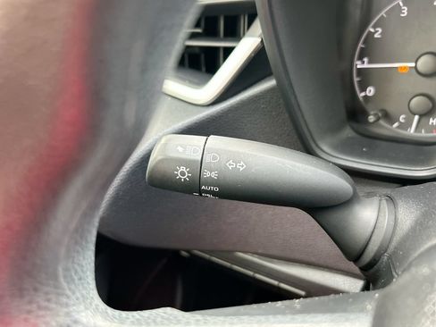 Used 2025 Toyota Corolla LE FWD image 19