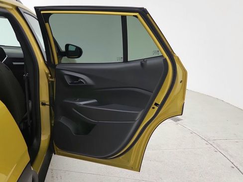 New 2025 Chevrolet Trax RS w/ Driver Confidence Package image 33