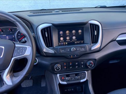 Used 2022 GMC Terrain SLE image 6