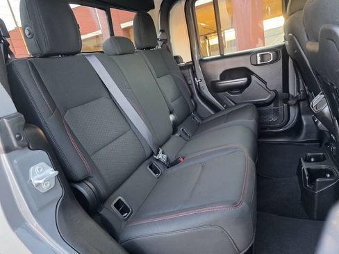 Used 2021 Jeep Gladiator Rubicon AWD/4WD image 33