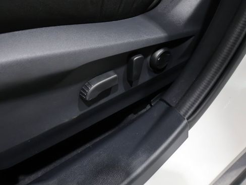 Used 2025 Subaru Outback Premium AWD/4WD image 10