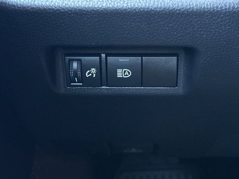 Used 2022 Toyota RAV4 LE image 34