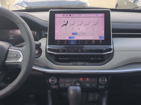 Certified 2023 Jeep Compass Limited w/ Elite Group image 19