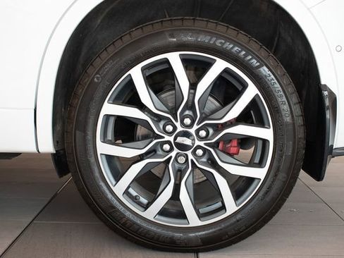 Used 2023 Cadillac XT6 Sport w/ Technology Package AWD/4WD image 9