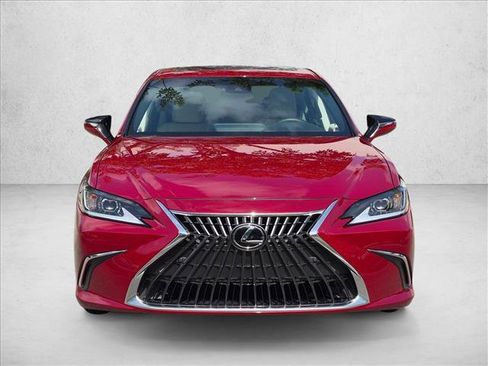 Used 2025 Lexus ES 350 w/ Premium Package FWD image 2
