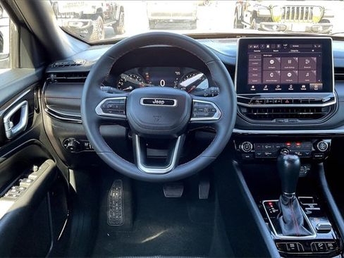 Used 2023 Jeep Compass Trailhawk w/ Trailhawk Convenience Group image 4