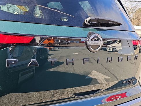 Certified 2023 Nissan Pathfinder Platinum w/ Black Appearance Package image 35