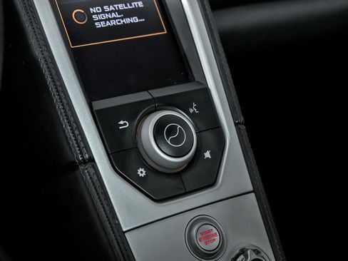 Used 2015 McLaren 650S Spider image 35