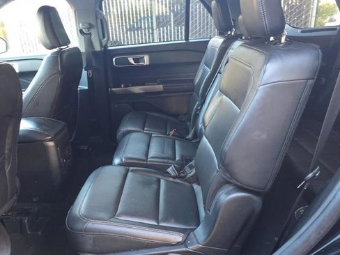 Used 2023 Ford Explorer XLT w/ Equipment Group 202A image 6