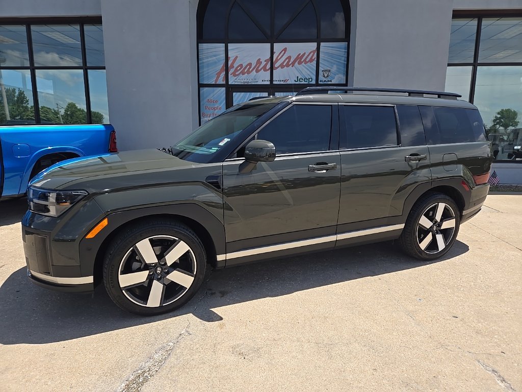 Used 2024 Hyundai Santa Fe Limited FWD image 5