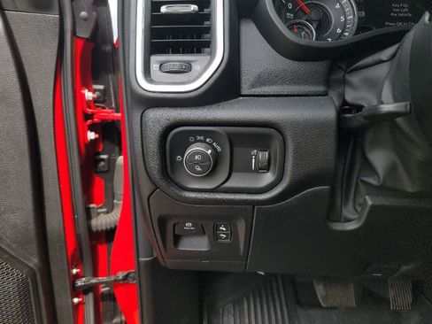 Used 2023 RAM 1500 Big Horn AWD/4WD image 14