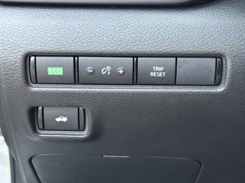 Used 2023 Nissan Sentra S image 40