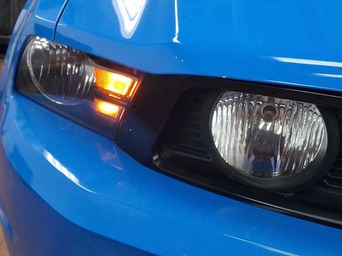 Used 2010 Ford Mustang GT image 8