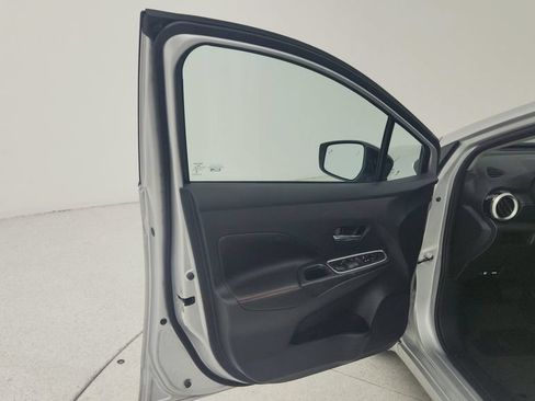 Used 2025 Nissan Versa SR w/ Trunk Package FWD image 20