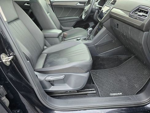 Used 2022 Volkswagen Tiguan SE image 12