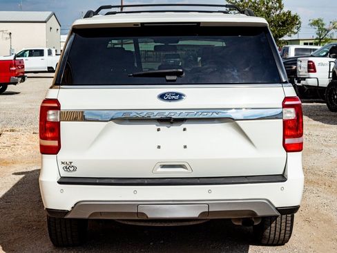 Used 2021 Ford Expedition XLT image 4