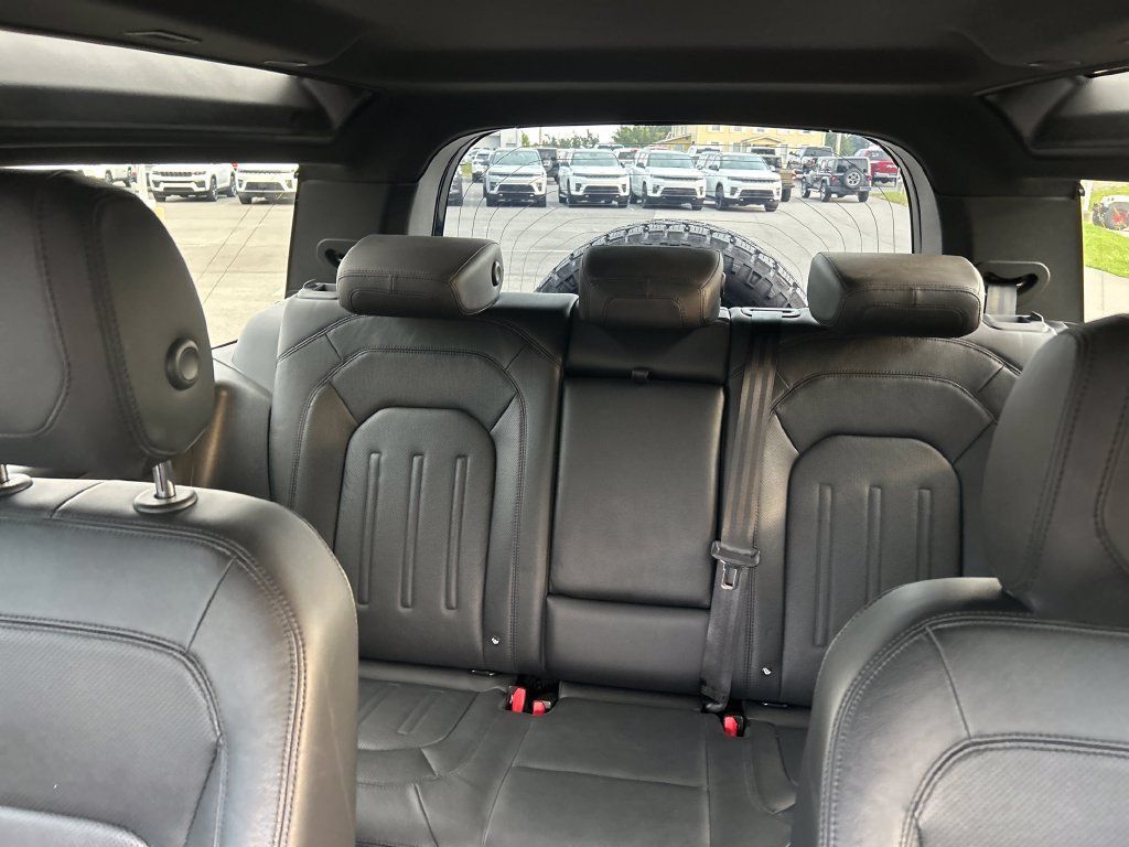 Used 2022 Land Rover Defender 90 S AWD/4WD image 36