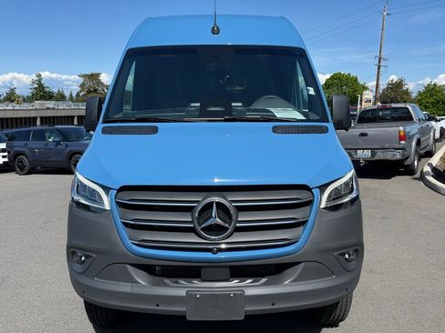 Used 2025 Mercedes-Benz Sprinter 2500 image 2