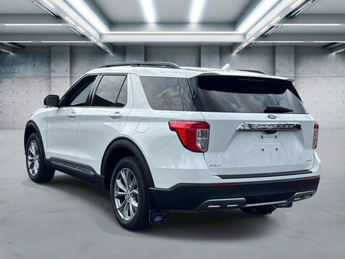 Used 2023 Ford Explorer XLT w/ Equipment Group 202A AWD/4WD image 6