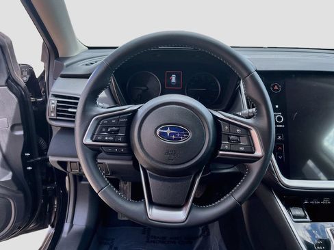 Used 2025 Subaru Outback Premium AWD/4WD image 11