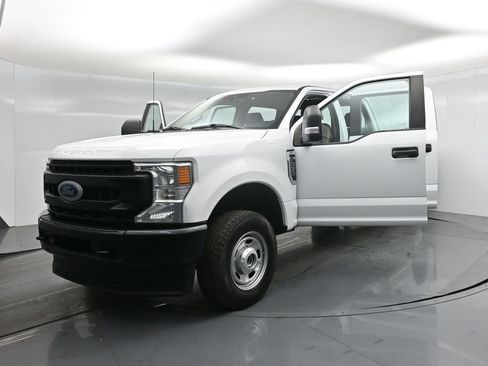 Certified 2022 Ford F250 XL w/ Power Equipment Group image 27
