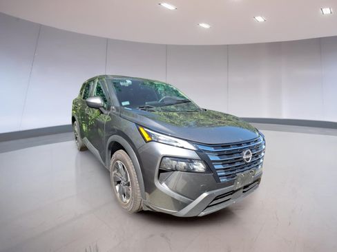 Used 2024 Nissan Rogue SV AWD/4WD image 1