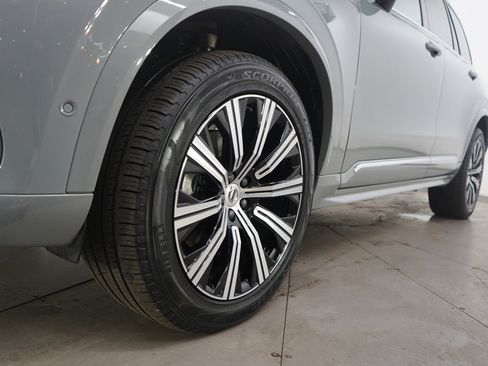 Used 2024 Volvo XC90 B6 Plus image 25