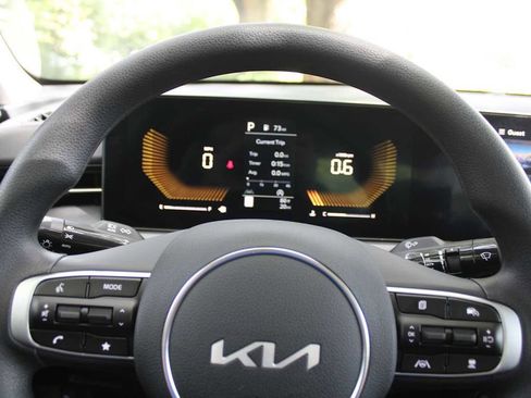 New 2025 Kia K5 LXS image 25