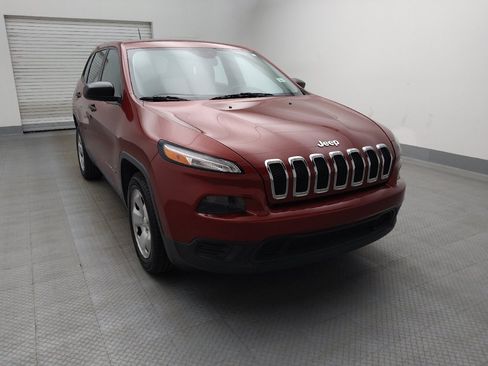 Used 2017 Jeep Cherokee Sport FWD image 14