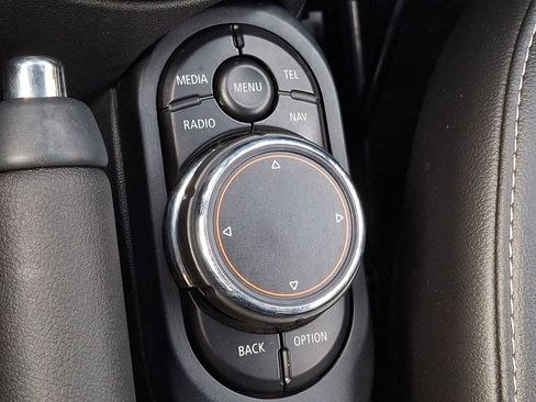 Used 2018 MINI Cooper Convertible image 21