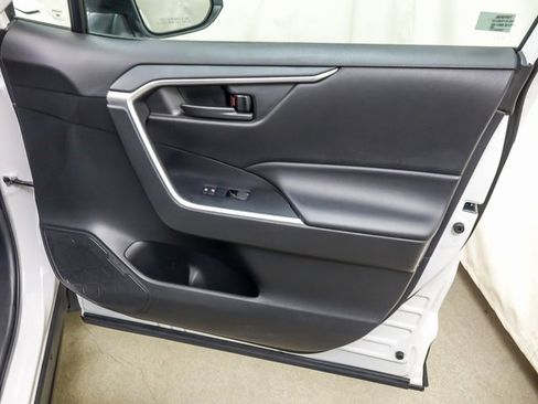 Certified 2022 Toyota RAV4 LE w/ Carpet Mat Package (TMS) image 26