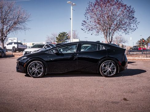 Used 2024 Toyota Prius XLE image 4