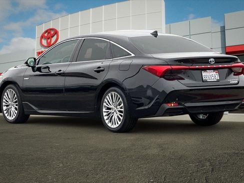 Certified 2020 Toyota Avalon Limited image 5