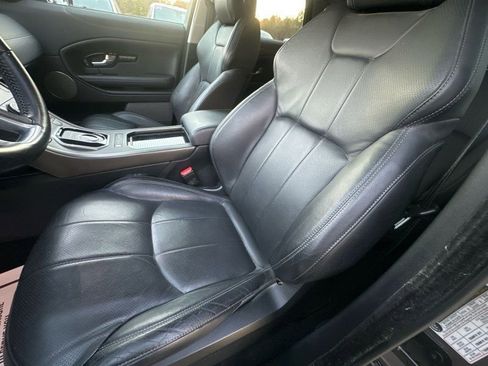 Used 2018 Land Rover Range Rover Evoque SE Premium image 15