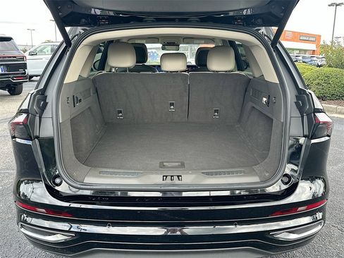 Used 2024 Lincoln Nautilus Reserve image 16