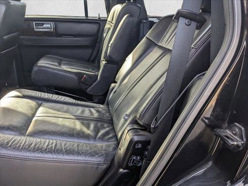 Used 2017 Lincoln Navigator Reserve image 17