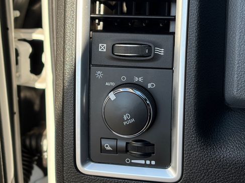 Used 2019 RAM 1500 Big Horn RWD image 17