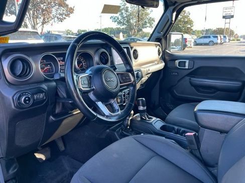 Used 2020 Jeep Gladiator Sport w/ Quick Order Package 24S AWD/4WD image 6