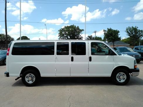 Used 2024 Chevrolet Express 3500 LT w/ LT Preferred Equipment Group RWD image 4