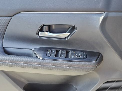 New 2026 Nissan Kicks SR image 29