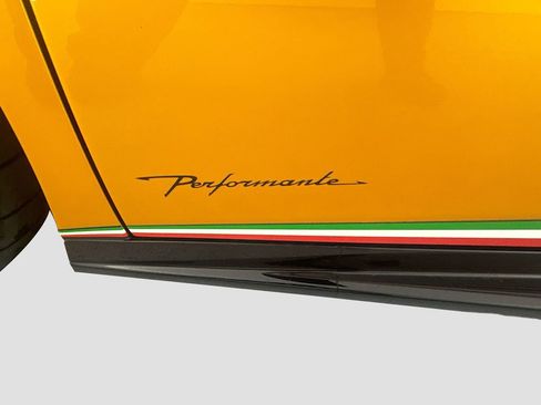 Used 2018 Lamborghini Huracan Performante AWD/4WD image 25