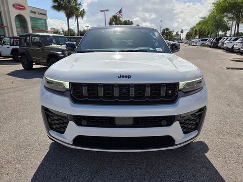New 2026 Jeep Grand Cherokee Summit w/ Obsidian Package image 20