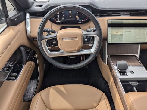 New 2026 Land Rover Range Rover Long Wheelbase SE AWD/4WD image 16
