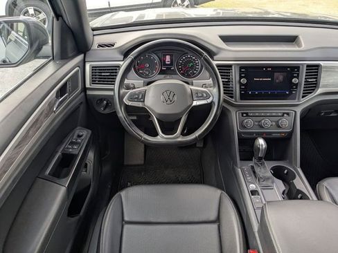 Used 2020 Volkswagen Atlas Cross Sport SE image 16