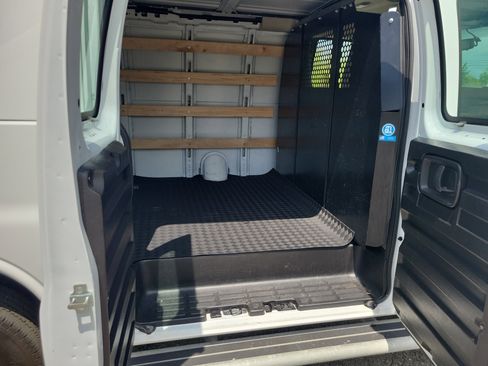 Used 2024 GMC Savana 2500 w/ Driver Convenience Package RWD image 27