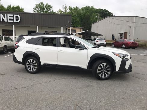 Used 2024 Subaru Outback Limited AWD/4WD image 4