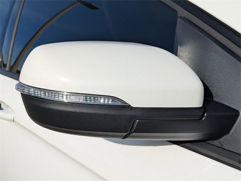 Used 2023 Ford Edge ST image 11