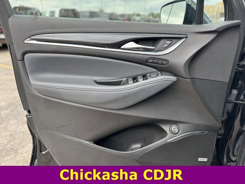 Used 2024 Buick Enclave Premium image 5