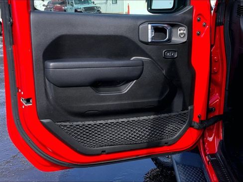 Certified 2024 Jeep Wrangler Willys image 19