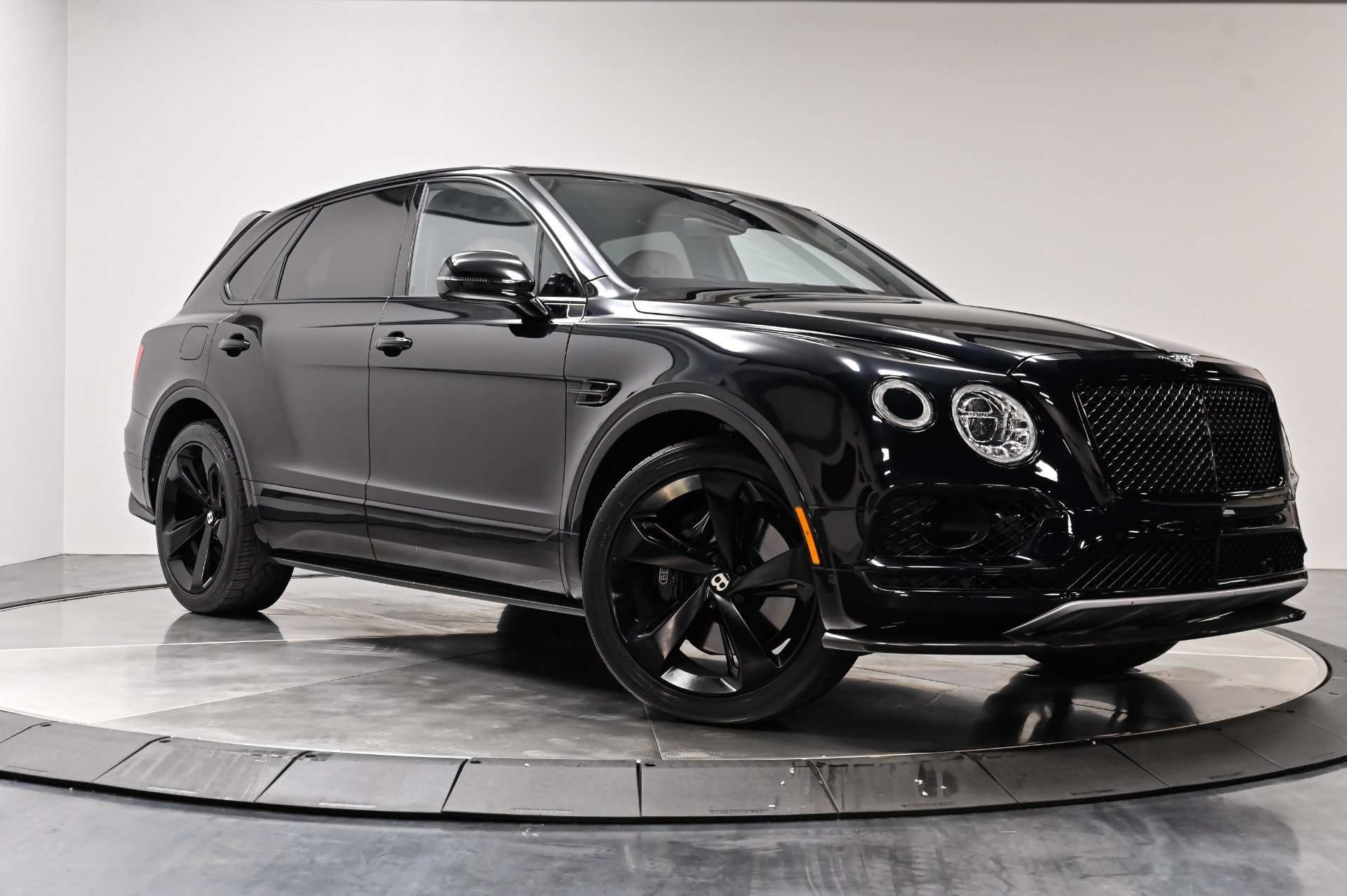 Used 2018 Bentley Bentayga w/ Black Specification AWD/4WD image 44
